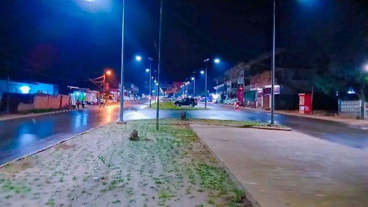 VisitKasaiDRC's tweet photo. 📍#Kasai_Or | RDC 🇨🇩
#Visitkasaï | #Visitcongo 🏝️
Vue nocturne du boulevard Mzée Laurent Désiré KABILA à Mbujimayi après la pluie.
Explorer, voyager, s'aventurer et découvrir le Grand Kasaï 🏝️ https://t.co/IcTx2FYN6f