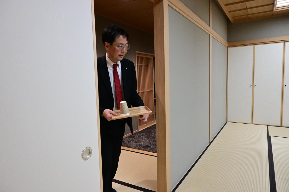 竜王戦６組・森下卓九段－宮嶋健太四段戦が東京・千駄ヶ谷の将棋会館で行われ、宮嶋四段が勝利しました。森下九段は矢倉、宮嶋四段は雁木の戦型になり、夕食休憩前に宮嶋四段が一気に寄せました。２組・藤井猛九段－都成竜馬七段戦の動く棋譜入り詳報は竜王戦中継ブログで↓ yomiuri.co.jp/igoshougi/ryuo…