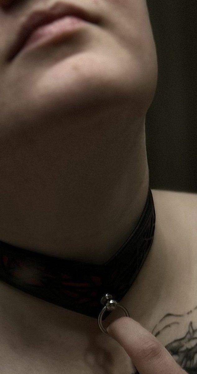 MoondanceKitten's tweet photo. every time these collars adorn my neck, i can’t help but think of your lips https://t.co/Y0ga2kImC1