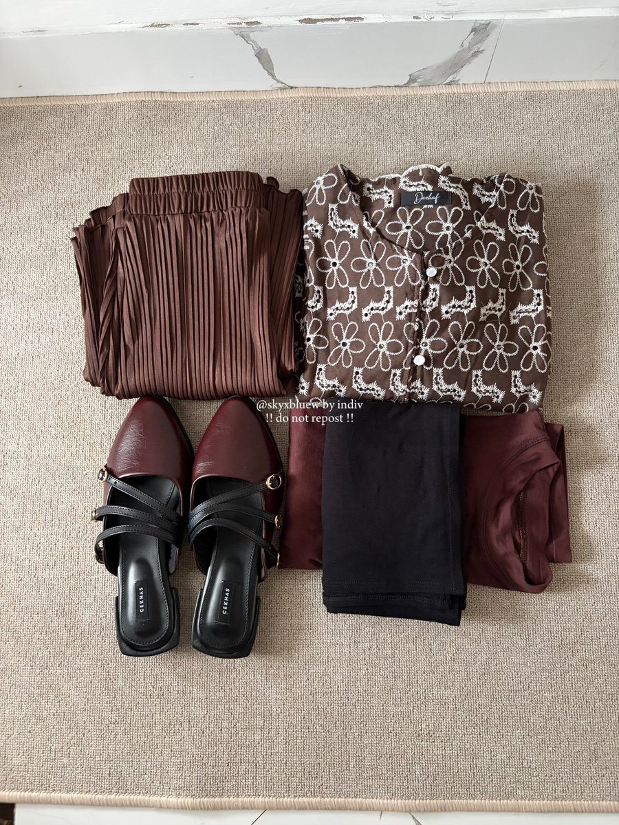 skyxbluew's tweet image. OUTFIT LEBARAN DAY 1 🌙🤎