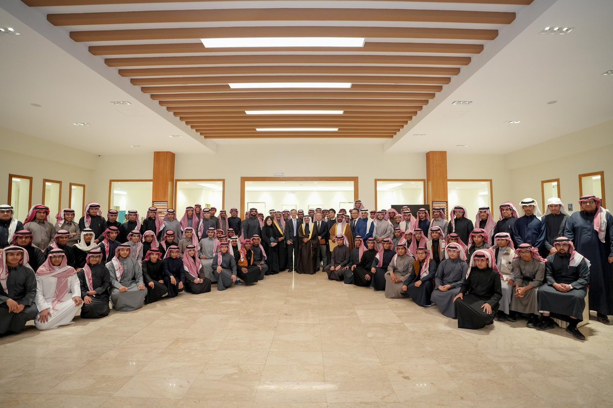rkbldna's tweet photo. سعادة سفير إمبراطورية اليابان لدى المملكة ياسوناري مورينو،يزور محافظة #رياض_الخبراء  ويقف على تجربة انضمامها لشبكة اليونسكو العالمية لمدن التعلم ،ويلتقي نخبة من طلاب وطالبات المحافظة بمدرسة الموهوبين ويطلع على البيئة التعليمية وعلى تراث بلدة النفيد التراثية.

#رياض_الخبراء_بلدنا https://t.co/5PQOEDVpOW