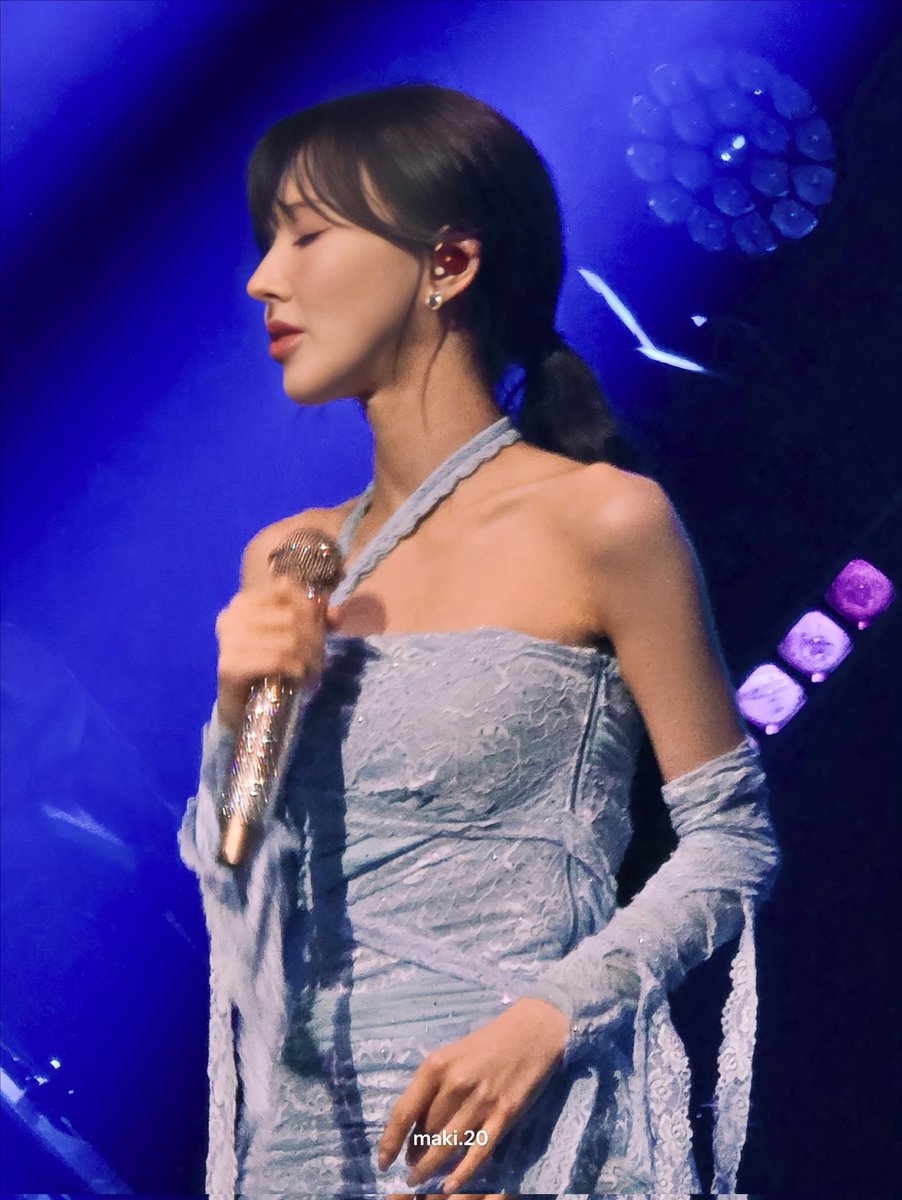 251220 WENDY W:EALIVE in KL
When we reached the ballad segment Wendy said she wouldn't be able to focus if we kept cheering so energetically 😂

Her expressions here are beautiful 🩵

#WENDY #웬디 #WEALIVE #WENDY_WORLDTOUR_IN_KL #WendyInKL #WEALIVEINKL