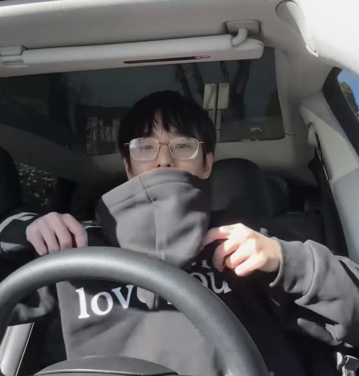 greeeen_ljlj's tweet image. 이게 어딜봐서 92년생의 얼굴이란 말인데