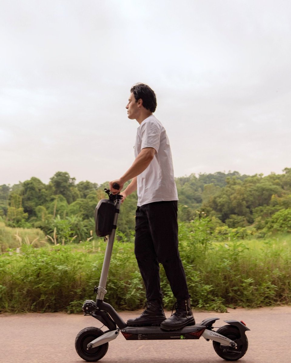 Circooterglobal's tweet photo. Can’t wait to ride Raptor Pro like this again 🛴🌿
Want one? https://t.co/677JG4R2ZF

#Circooter #RaptorPro #Offroad #escooterlife #escooter #RidewithPower https://t.co/0eoOMCJBZ5