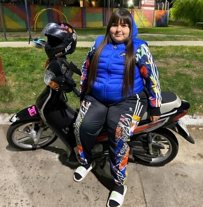 prepucio_lopezv's tweet photo. @zeneizee @Vicky_herediiaa se filtro la foto original 🗣️🔥🔥 https://t.co/Jh6rnXVhXY