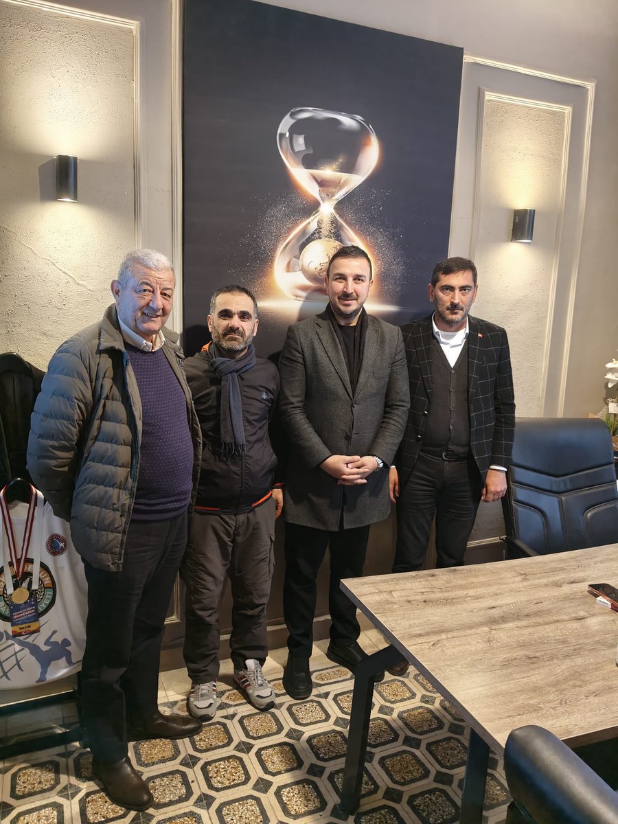 AK Parti Kırıkhan İlçe Başkanı Eyüp Denizoğlu ile AK Parti Teşkilat Başkanı Ahmet Temizkan İskenderun Basın Cemiyeti’mize nezaket ziyaretinde bulundular.
Kıymetli Ahmet ağabeyime ve Eyüp Başkanımıza teşekkür ediyorum.