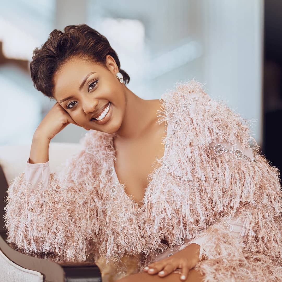 Isi irimo ibyiza byinshi ariko yo ubwayo si nziza, uzahuriramo n'abakurwanya, abakwanga, abifuza ko wapfa, ariko byose kugira NGO uzabirenge nuko Imbaraga ziri muri wowe uzabasha kuziyobora.
Iyubake bundi bushya.