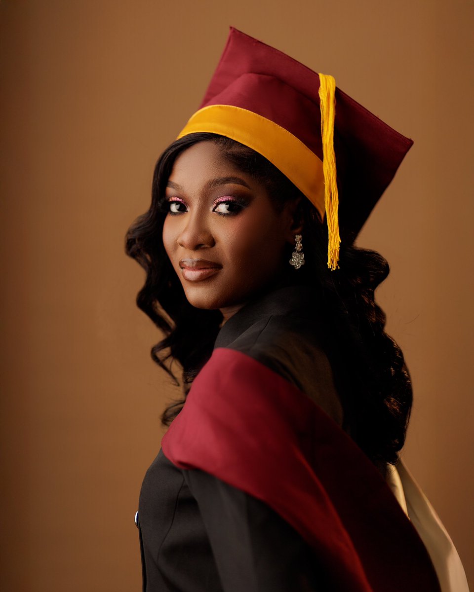 seyithegirl's tweet image. Today, I graduate as the Best Graduating Student from the Department of Finance, University of Lagos, with a CGPA of 4.95/5.00. 🎓

Oluwaseyi Ogunfunminiyi, AAT, ACA 

It’s still day one 🥂