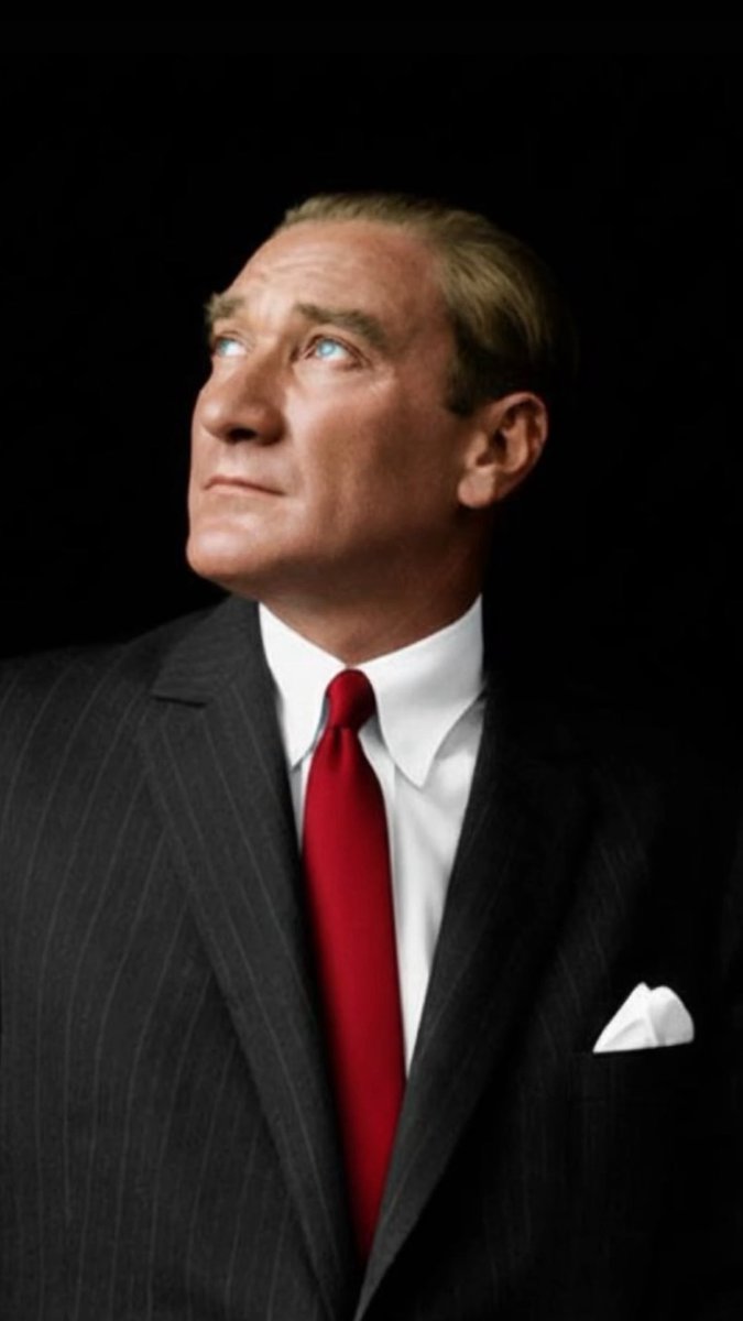 Deli gibi sevmek ruhumuzda var 
 #TürkBayrağı #MustafaKemalAtatürk