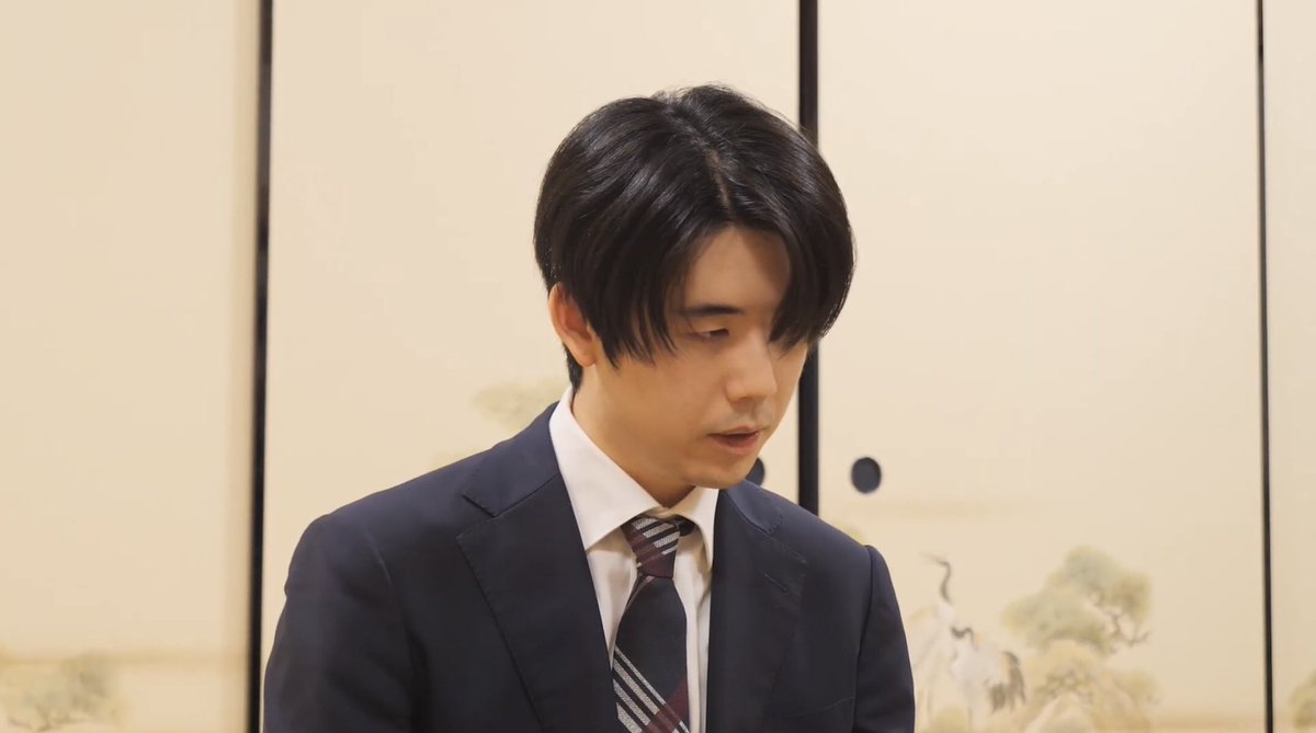 「🇸🇬に行きたいか〜☺️」

>叡王戦本戦T準々決勝終局後インタビュー

（準決勝）少し先になるので、いい状態で臨めるように

（挑戦まで後2勝）前期も準決勝で敗退したので1局1局という気持ちで頑張りたい

（開幕局は4/3シンガポール対局）そこを目指して頑張っていきたい

youtu.be/mSywrYiHZRQ?si…