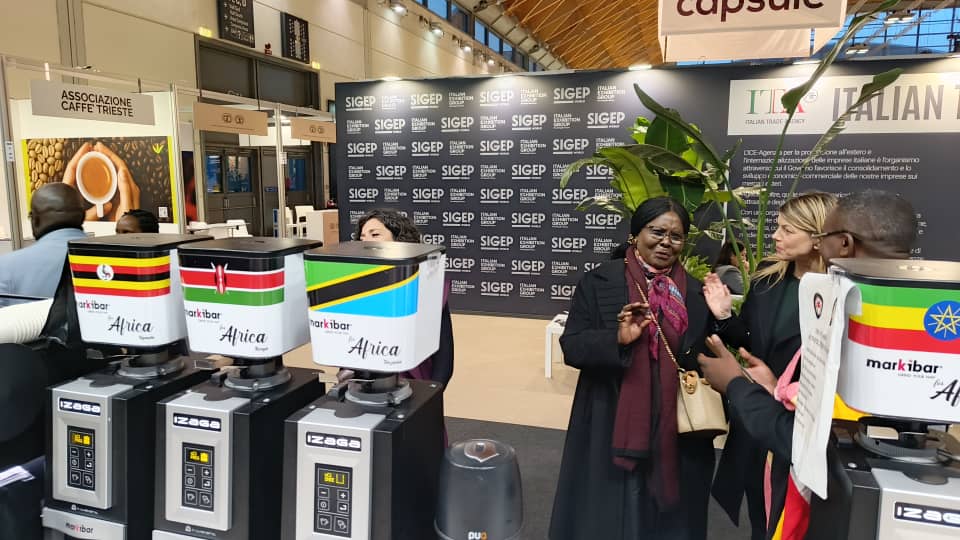 🇺🇬🤝🇮🇹
At #SIGEP2026 in Rimini, Italy, H.E. Amb. Elizabeth Paula Napeyok promoted Uganda’s premium coffee, engaging with <a href="/ITAtradeagency/">Italian Trade Agency</a> (ICE), @AICS_Italia, and four Ugandan companies to strengthen trade partnerships and exports.