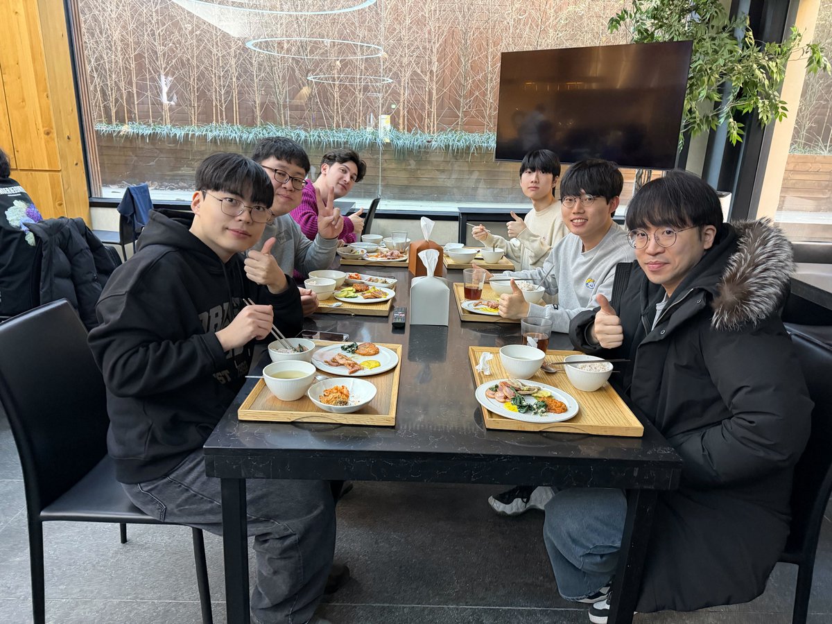 Some friendly faces joined us at the DRX headquarters for joint training ahead of the Tekken World Tour Finals 2025👊🔥

#TWTFinals2025