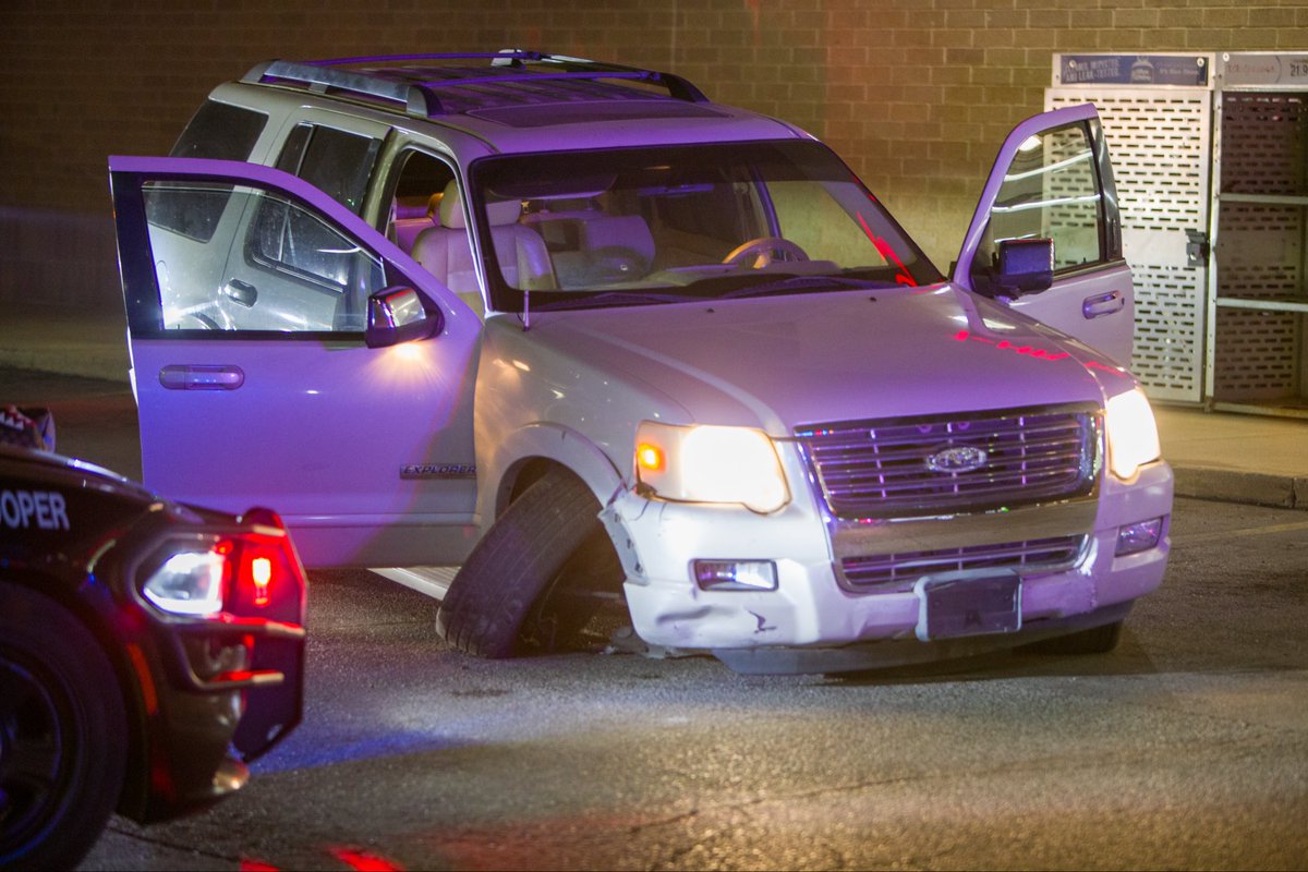 TotalNewsTulsa's tweet photo. OHP High speed pursuit Tues night. Started near 244 &amp; Sheridan. Simple traffic stop. Suspect drove the wrong way down 244 and over 100mph on pine before wrecking out near the Walgreens at Pine &amp; Lewis. Suspect in custody after a foot chase #tulsa #news #police https://t.co/8fgXkW3TO1