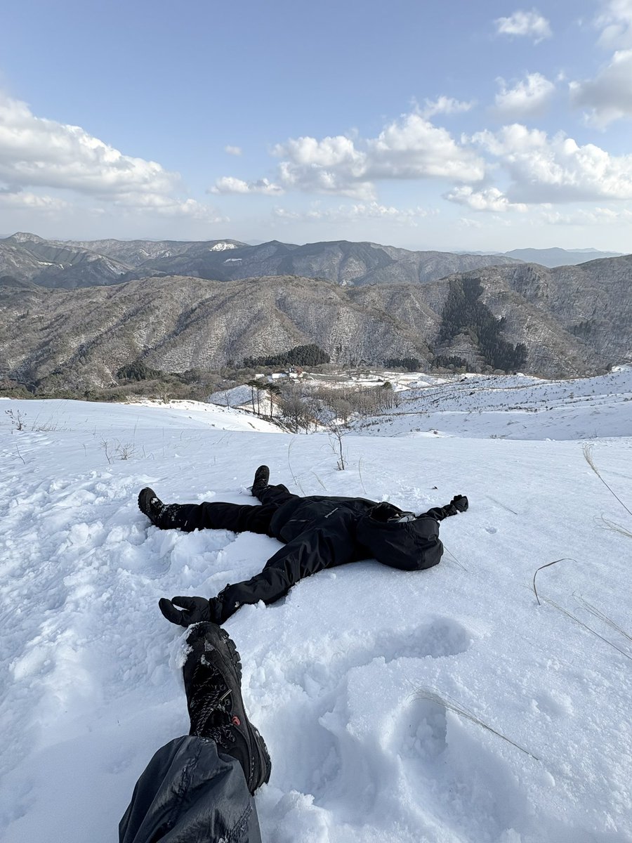 0rrrr20's tweet photo. 雪山登山してきた https://t.co/lAgMxtd0YT