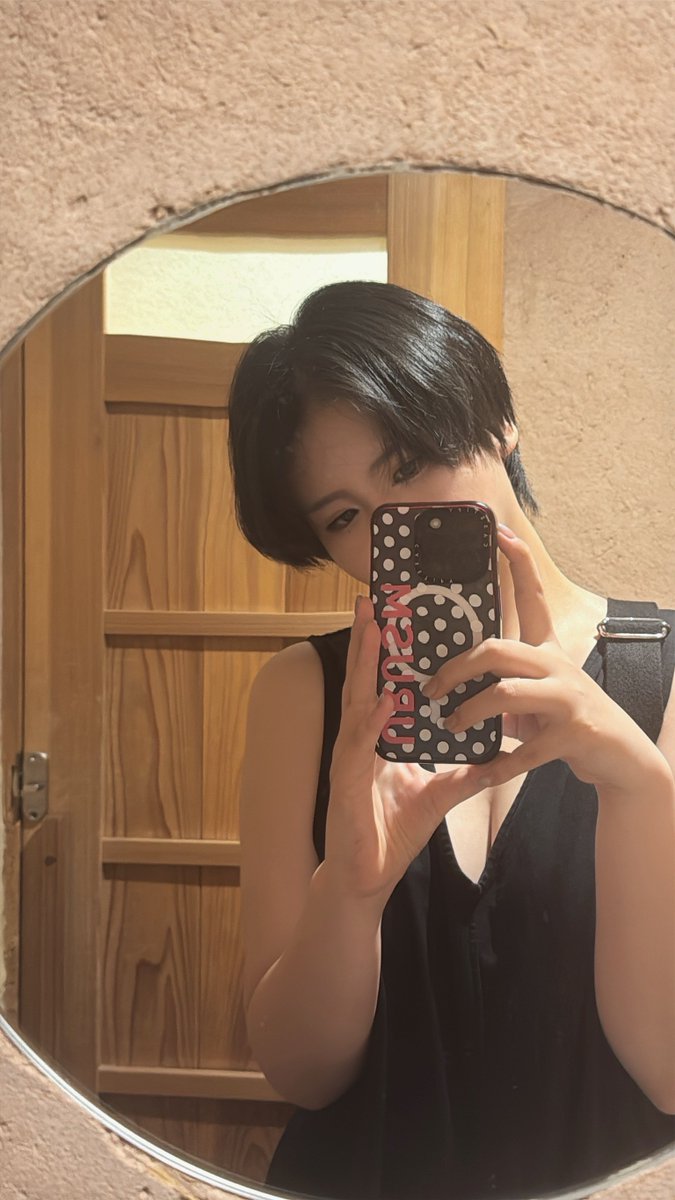 這樣才像女生一點吧 
不然身邊朋友都說我像男生 哈哈