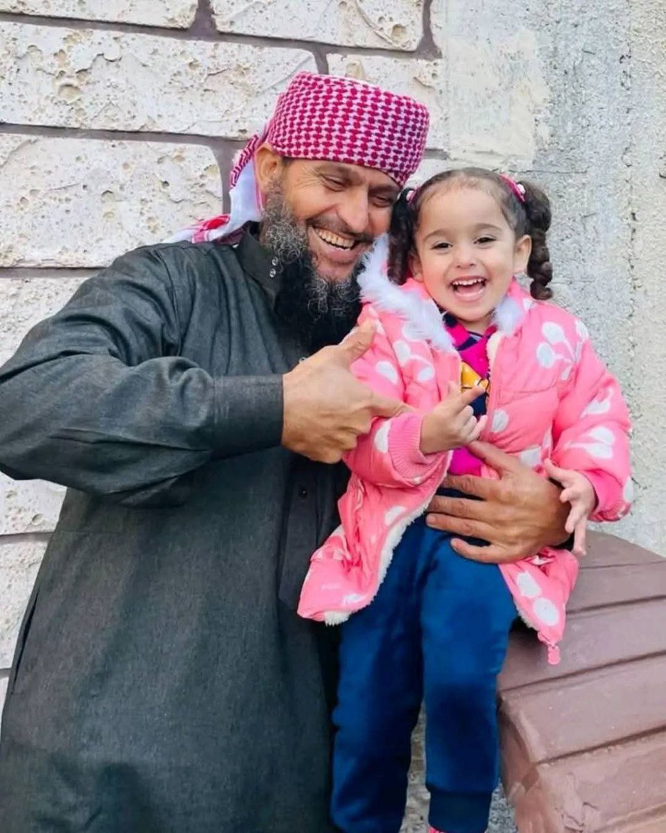 "ويكونُ الرجـلُ إنسانًا ، ولكنَّه تاريخ!"