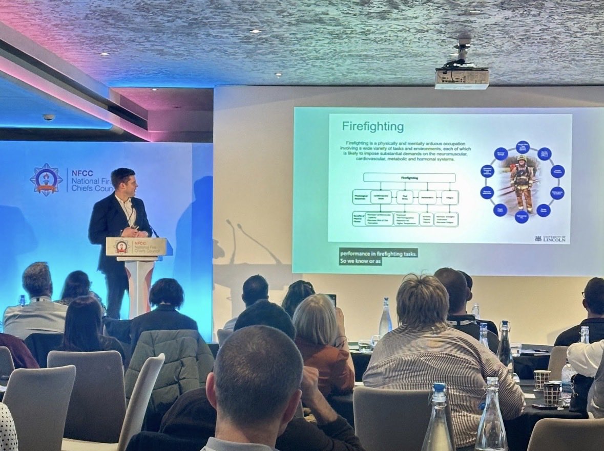 Warren Hart tweet media