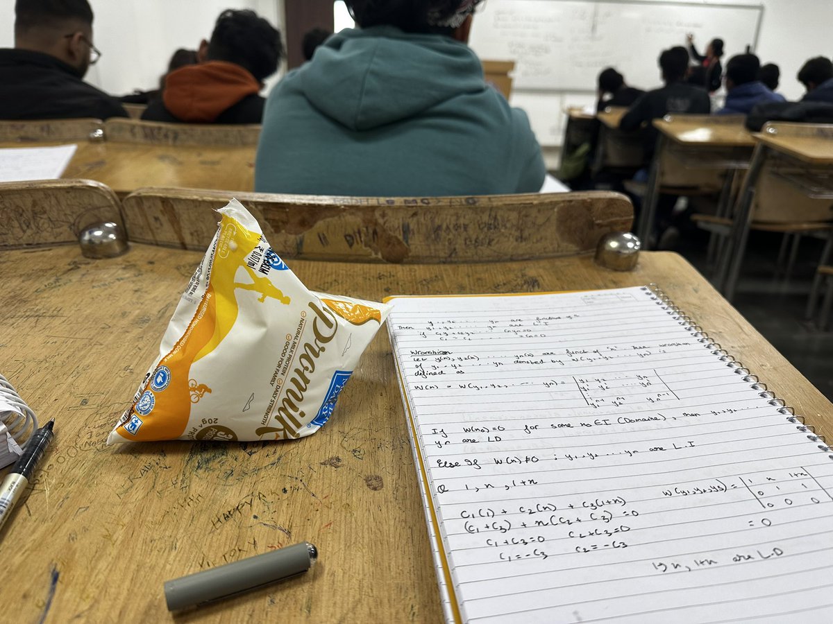 thegoj1ra's tweet photo. drinking milk in math IDGAF 🤬🤬🤬 https://t.co/STFtoNKqtM