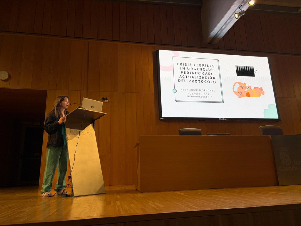 pediatria_hubu's tweet photo. La Dra. Angulo presenta nuestro nuevo protocolo de manejo sobre las crisis febriles, elaborado conforme a las ultimas guías clínicas y revisado por nuestros compañeros de Neuropediatria.

#Pediatria
#Neuropediatria
#HUBU https://t.co/WUSXm2cIFF