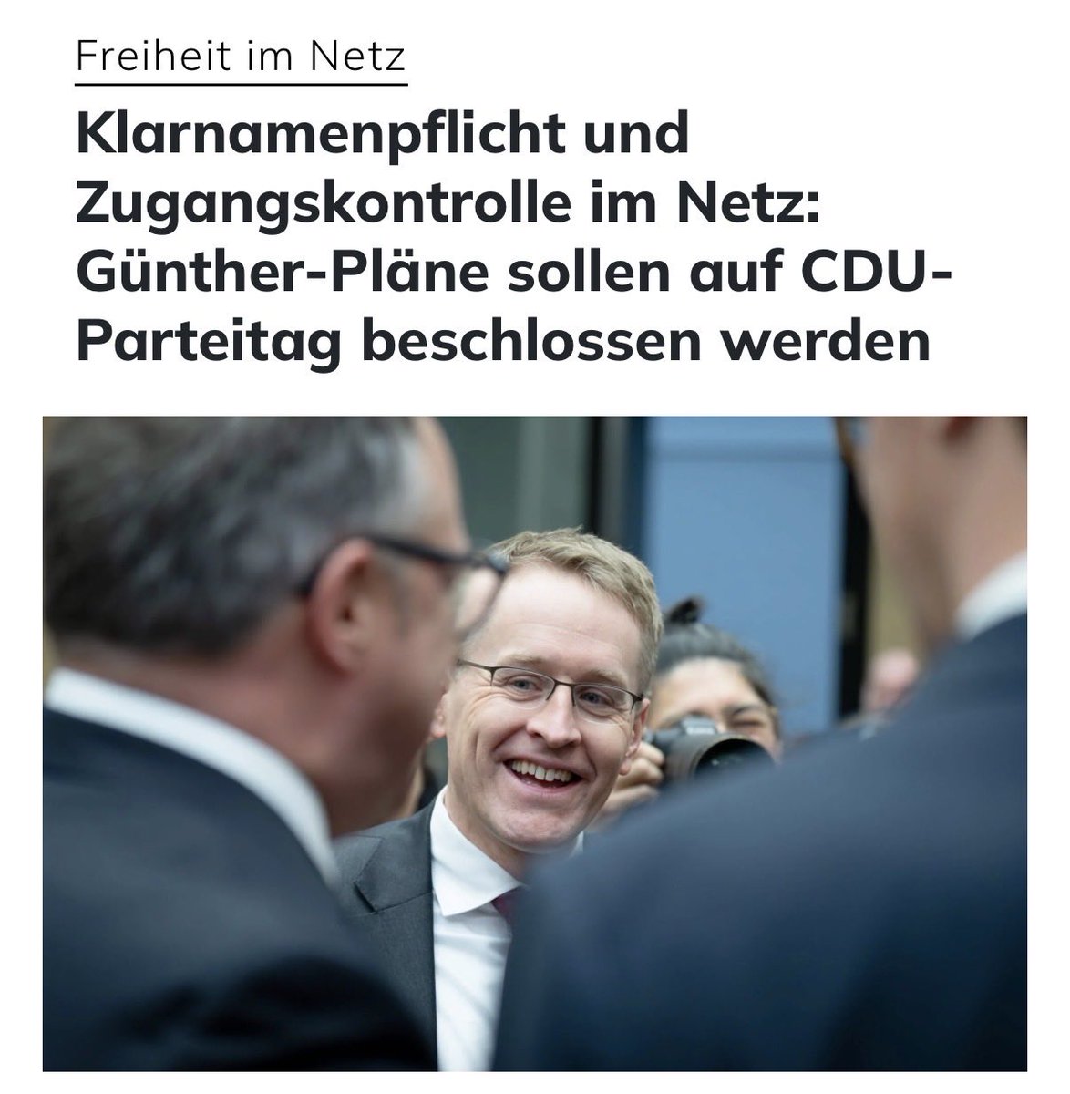 Jedem sollte klar sein, warum ein Social Media Verbot und eine Klarnamenpflicht gefordert wird und was das bedeutet. 

Hier geht es nicht um Schutz. 
Hier geht es um Verfolgung.