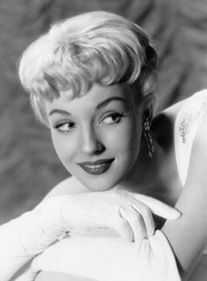 Venetia Stevenson ❤