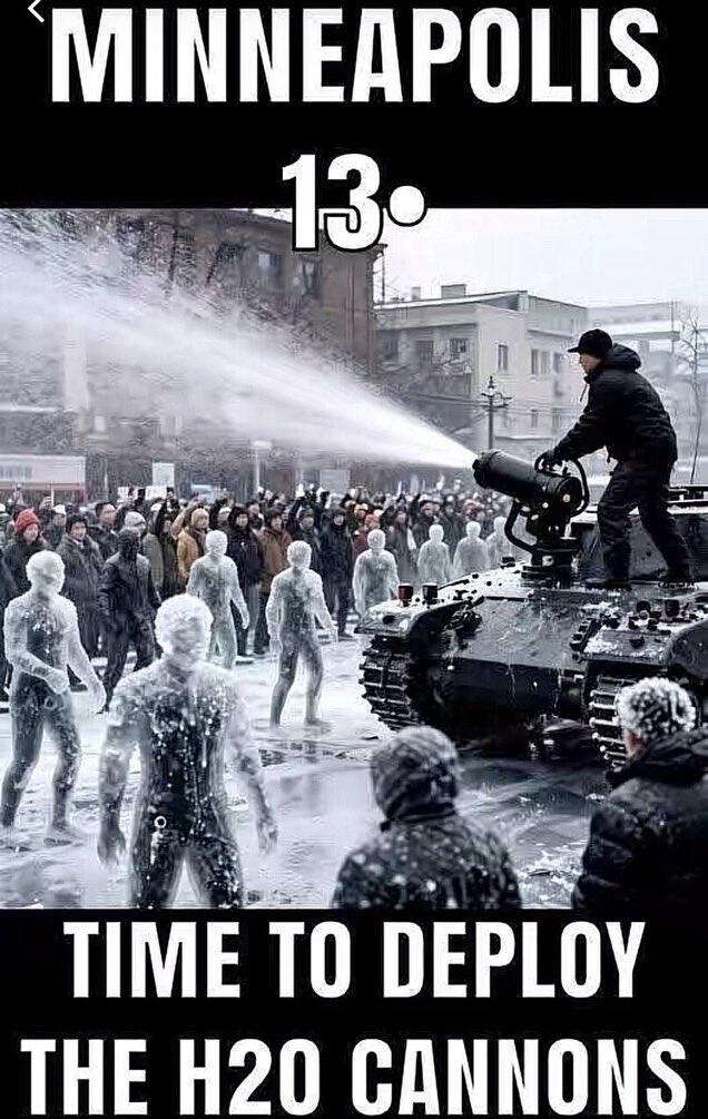 LeahRain77's tweet image. Water cannons in Minneapolis? 
I like it ..