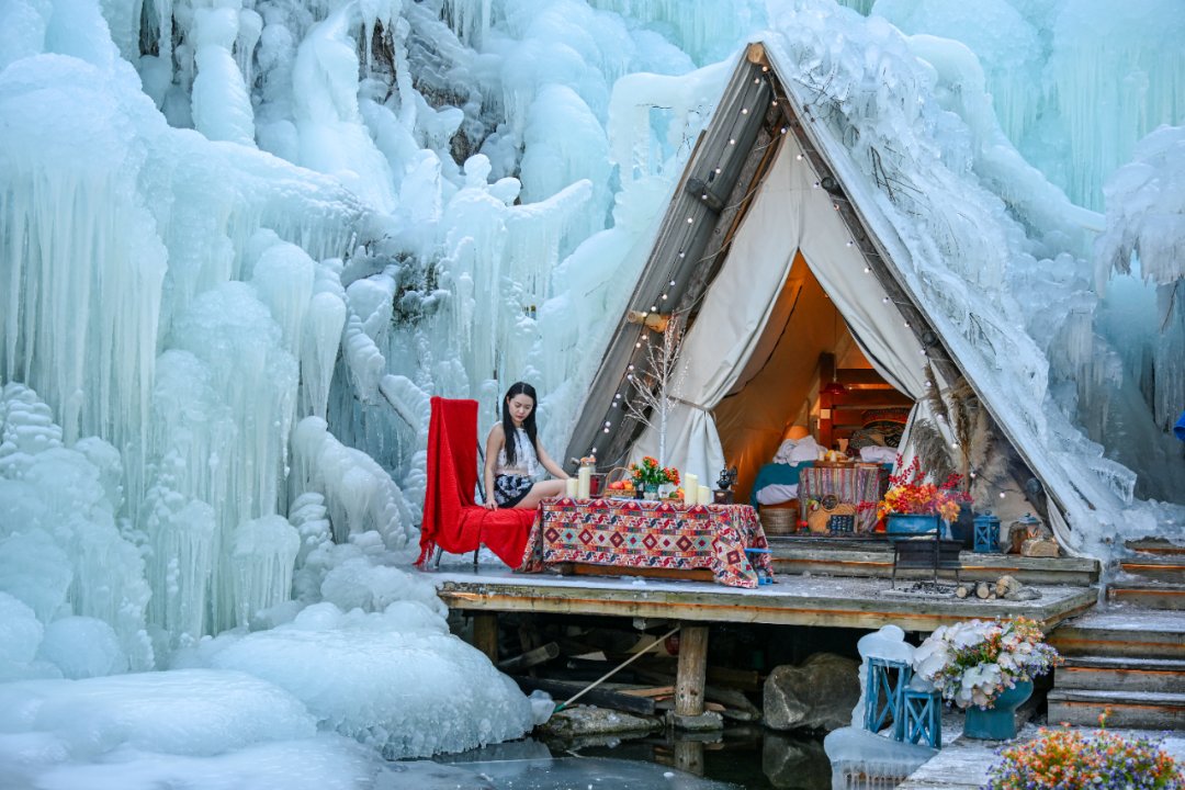 Jinan's winter bucket list is OUT!

Baotu Spring | The Moat | Mingshui Ancient Town | Jiuru Mountain | Nanfeng Theater | Spring-flowing alleys | Lingyan Temple | Old Downtown | Shandong Museum | Shanghe hot springs

Which one is your first stop?