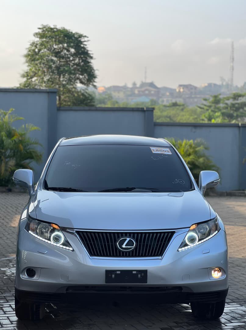 Ugwunna11's tweet photo. DIRECT TOKS
{ DECEMBER 2025 ENTRY}
#SilverOx
DIRECT JAPAN SPEC
LEXUS RX350
📌 TOTAL ACCIDENT FREE
📌 PANORAMIC ROOF
📌 180 DEGREE CAMERA
📌 ALL WHEEL DRIVE
📌 LOW MILEAGE - 77,302
PRICE: #25million, negotiable
LOCATION:DIAMOND ESTATE, ago palace lagos state
EVERYTHING BLESSED https://t.co/FJmkehSV6s