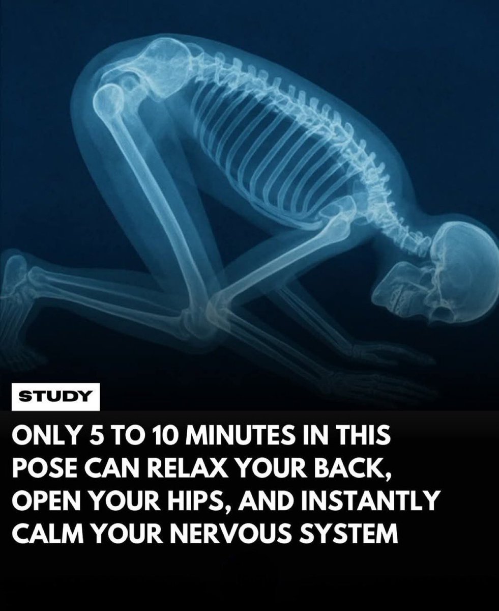 KRONIKInsights's tweet image. 🧘‍♂️ 5 à 10 minutes par jour suffisent.

Cette posture méditative :
— soulage le bas du dos
— aide la digestion
— apaise l’esprit

📍 Associée à une respiration lente, elle fait baisser le stress et aide le corps à se recentrer.
Un petit rituel quotidien, de vrais effets sur le…