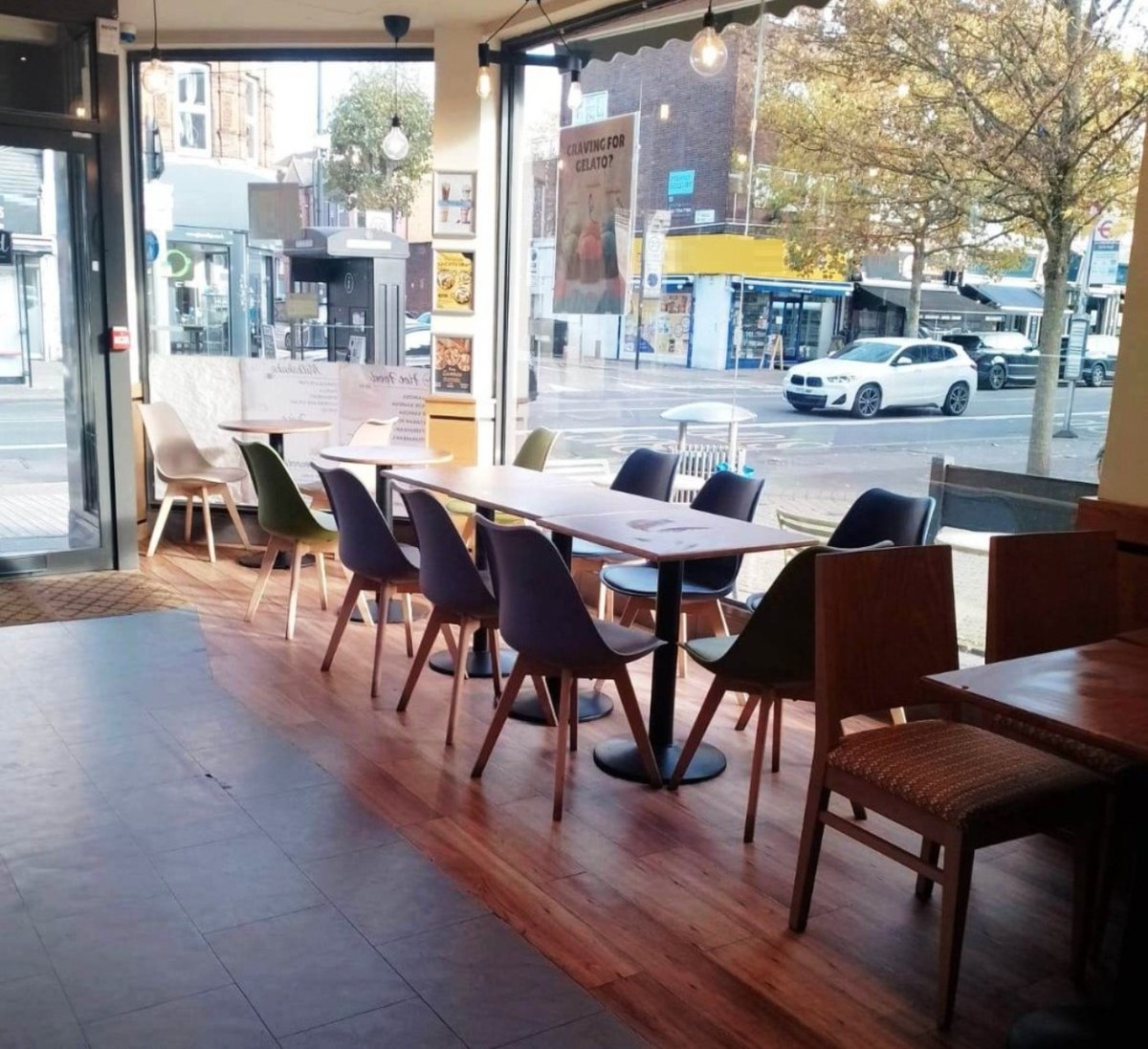 PaviourPS's tweet image. EX-COSTA CORNER PLOT CAFÉ / COFFEE SHOP NEXT TO BUS STOP – A1 LICENCE (2300)
TURNOVER £1,500 PER WEEK - FULLY STAFF RUN – IN NEED OF OWNER OPERATOR
FITTED FOR TRADE

REF: C3189

AFFLUENT NORTH WEST LONDON AREA
PRICED TO SELL—FIXED PRICE JUST £15,000 LEASEHOLD + SAV NO OFFERS