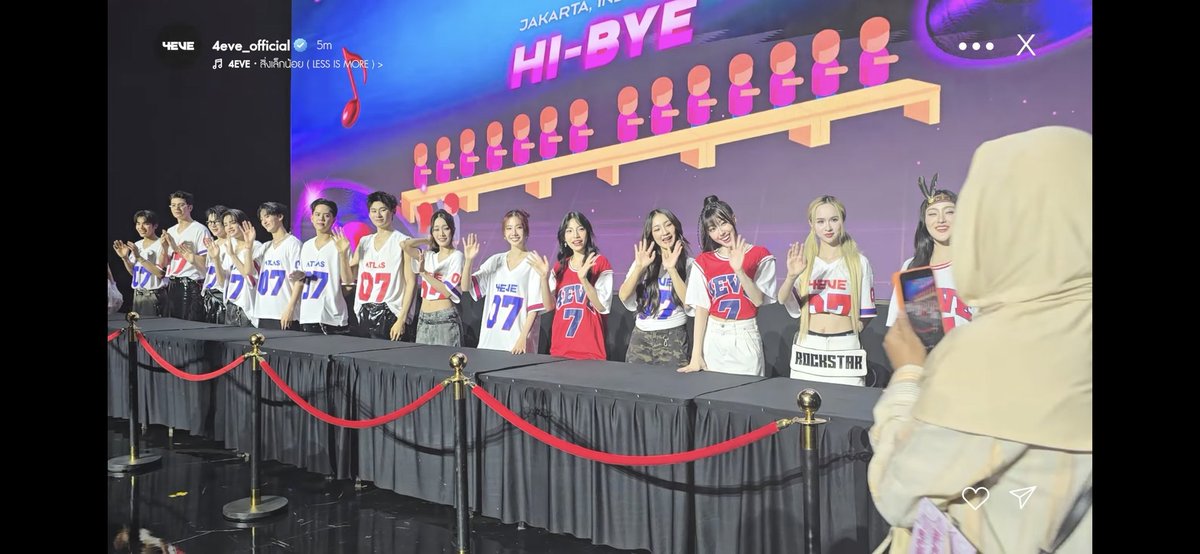 Oh ini ekspresi mrk pas aku lewat. Lumayan masuk dikit di yt 4eve meskipun ngga keliatan mukaku😆
#4EVEVlogEP57 #4EVE