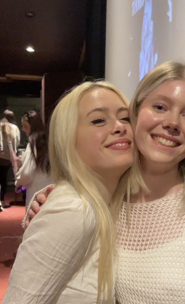 ntbadenough's tweet image. happy @erinlecount day!! i love u so much and i am so insanely proud of u, i genuinely have no idea who i would be without u and ur music. last year was crazy but 23 will be crazier and im so ready. i just hope not too many bday blues are involved &amp;lt;3