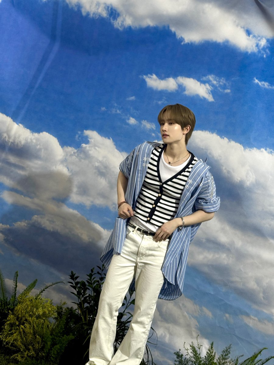 TPST_twt's tweet photo. [#혁] 😎😎☁️☁️ https://t.co/cMUZox4FNY