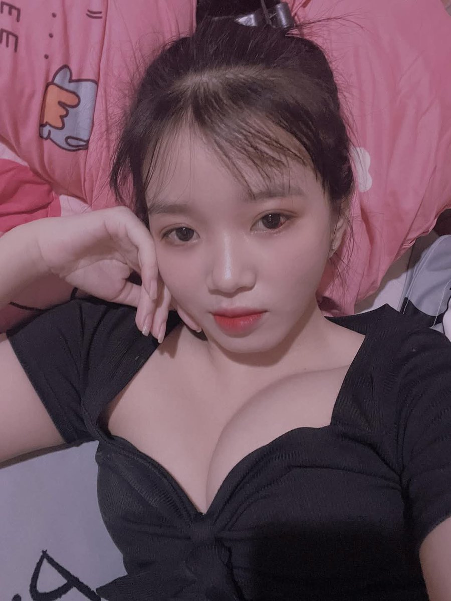 Thanh Hiền tweet media