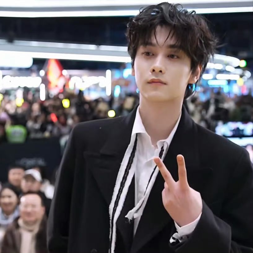 nxrboo's tweet image. group photo session 😭