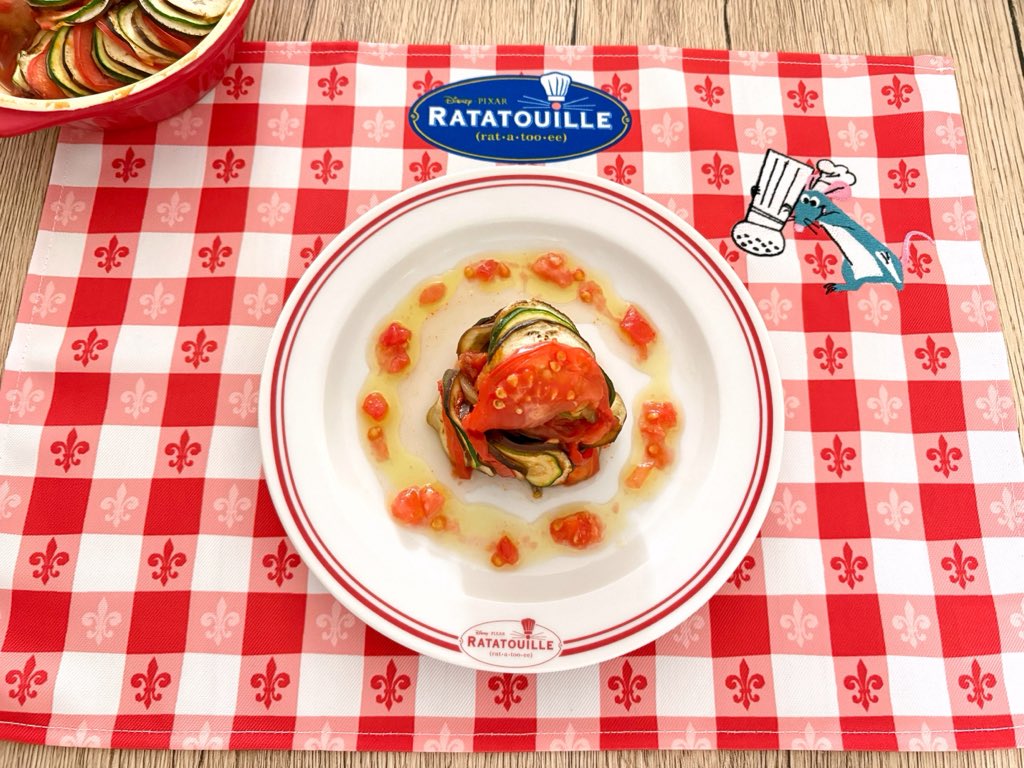 ディズニーストアでレミーのお皿とランチョンマットを買ったので