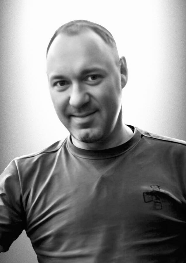 pogrebeckij's tweet photo. Сьогодні Львівщина прощається із 9-ма захисниками:
📷 Роман Карпа
Проживав в селі Перегноїв Глинянської громади. Служив навідником механізованого відділення механізованого взводу механізованої роти військової частини А4574. Вважався зниклим безвісти. Загинув 15 вересня 2024 року поблизу населеного пункту Костянтинівкав Мар’їнської громади Донецької області.
📷 Олександр Кузьмич
Львів’янин.
У 2024 році долучився до лав ЗСУ. Виконував бойові завдання на Херсонському напрямку у складі 704-ї бригади радіаційного, хімічного, біологічного захисту Сил підтримки.
Нагороджений медаллю «Ветеран війни». Не стало воїна 5 січня.
📷 Володимир Коханюк
Уродженець міста Жмеринка Вінницької області. У 2024 році долучився до захисту країни. Виконував бойові завдання на Південно-Слобожанському напрямку у складі 77-ї окремої аеромобільної Наддніпрянської бригади.
📷 Назар Микитинський «Компас»
Львів'янин.
Був дним із найкращих пілотів БпЛА 219-го батальйону. Із початком повномасштабного вторгнення долучився до лав ЗСУ. Боронив територіальну цілісність та суверенітет України на Донецькому, Запорізькому та Південно-Слобожанському напрямках у складі 125-ї окремої важкої механізованої бригади.
Нагороджений «Хрестом 54 Окремої механізованої бригади», «Почесною відзнакою командира 219-го окремого батальйону» та відзнакою начальника регіонального управління Сил територіальної оборони «Захід».
📷 Іван Ваш��ович
Уродженець міста Тернопіль, проживав у селищі Розділ Стрийського району. Загинув 14 січня під час виконання бойового завдання поблизу населеного пункту Попівка Охтирського району Сумської області.
📷 Андрій Сабрам
Житель міста Старий Самбір.
Інспектор прикордонної служби 3 категорії прикордонної комендатури швидкого реагування Державної прикордонної служби України, військової частини 9938.
Загинув 15 січня поблизу населеного пункту Осикове Донецької області.
📷 Владислав Смаль
Житель міста Шептицький. Служив старшим солдатом, оператором безпілотних літальних апаратів екіпажу безпілотних авіаційних комплексів військової частини А4118. На жаль, воїн загинув 12 січня під час виконання бойового завдання поблизу села Рай-Олександрівка Донецької області
📷 Сергій Берещак
Житель Шептицької громади. Сергій проходив військову службу на посаді старшого сержанта, командира бойової машини — командира механізованого відділення військової частини А4447. На жаль, 8 січня серце захисника зупинилось у Головному військовому клінічному госпіталі Києва.
📷 Андрій Лех
Житель Дрогобича. Долучився до лав Збройних сил України 1 травня 2025 року. Спочатку служив у Рівному, згодом долучився до складу 22-ї окремої механізованої бригади в Сумах.
Від 27 грудня 2025 року вважався безвісти зниклим. Андрій Лех загинув під час виконання бойового завдання на Курському напрямку фронту, потрапивши під мінометний обстріл.