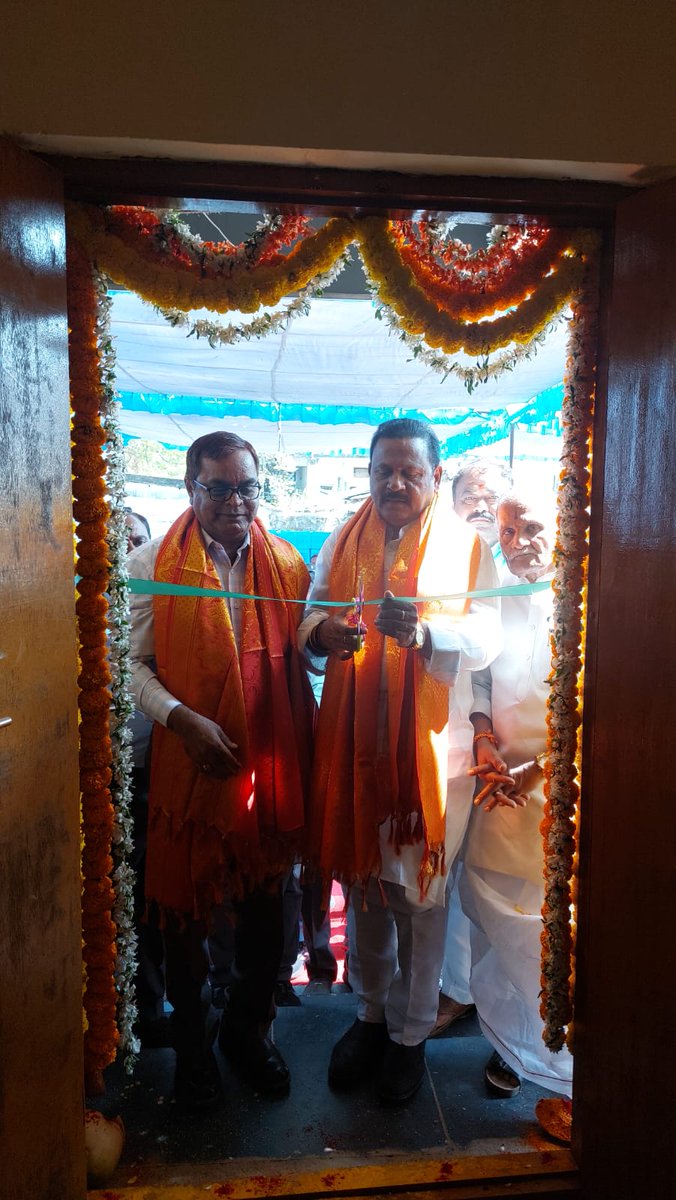 PjtsauIndia's tweet photo. Inauguration of TRVK, Pargi by Dr. T Ram Mohan Reddy garu along with Prof. Aldas Janaiah, VC, PJTAU in the presence of Dr M Yakadri, DE, Dr C Narendra Reddy, Member, BOM, PJTAU, Dr L Krishna, ADR, Palem, DAO, DSHO and DV &amp; AHO, Vikarabad, District. https://t.co/jKfSkYHN6F