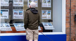 HenryPryor's tweet photo. House prices always go up? More with @TimHarford and Neal Hudson on #MoreOrLess now on @BBCRadio4 https://t.co/vH5Nm0tJz1