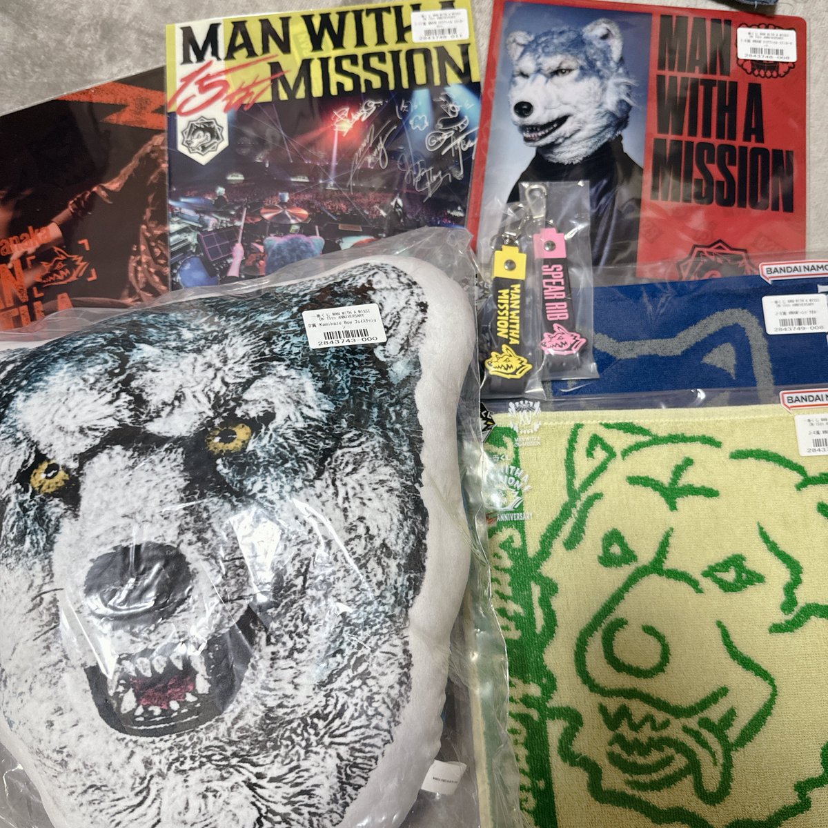 マンウィズ一番くじ届いた! ボイさんクッション触り心地がよい