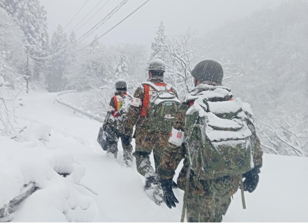 ModJapan_saigai's tweet image. 本日(21日)から25日頃にかけて、大雪の予報が出ています。
防衛省・自衛隊では、今回の大雪に備え、災害対策室を設置し、大雪が予想される地域の部隊で情報収集を強化するなど、万全を期しております。…