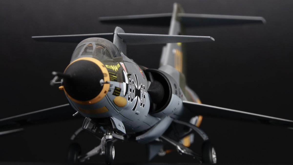 tanooma's tweet image. ハセガワ1/72 F-104G"CCV"
14年前に作ったものなのでちょっとプアですがこちらも再来週の横浜へ持って行く予定です。
まじ異形って言葉が似合うっすなコイツ…🫠

#72lab