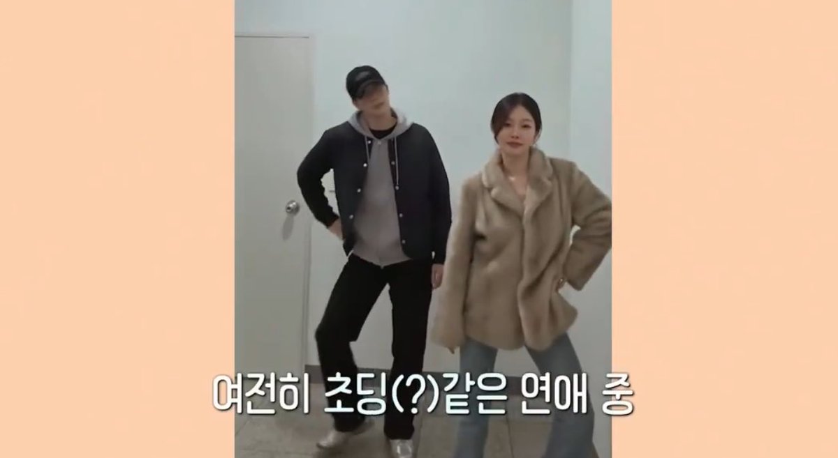 riskyqueens's tweet image. THEM:                                   ALSO THEM
#Transitlove4