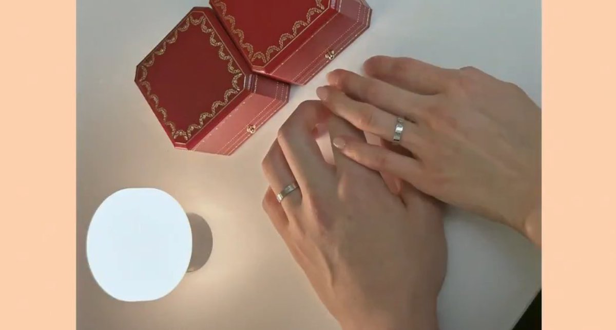 riskyqueens's tweet image. THEM:                                   ALSO THEM
#Transitlove4