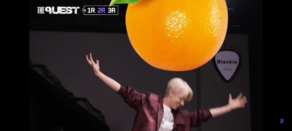 PR0DHEE's tweet image. heeseung 😭🤏🏻