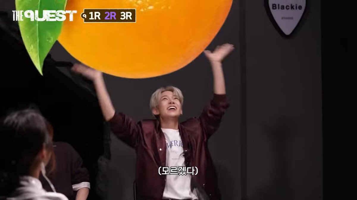 PR0DHEE's tweet image. heeseung 😭🤏🏻