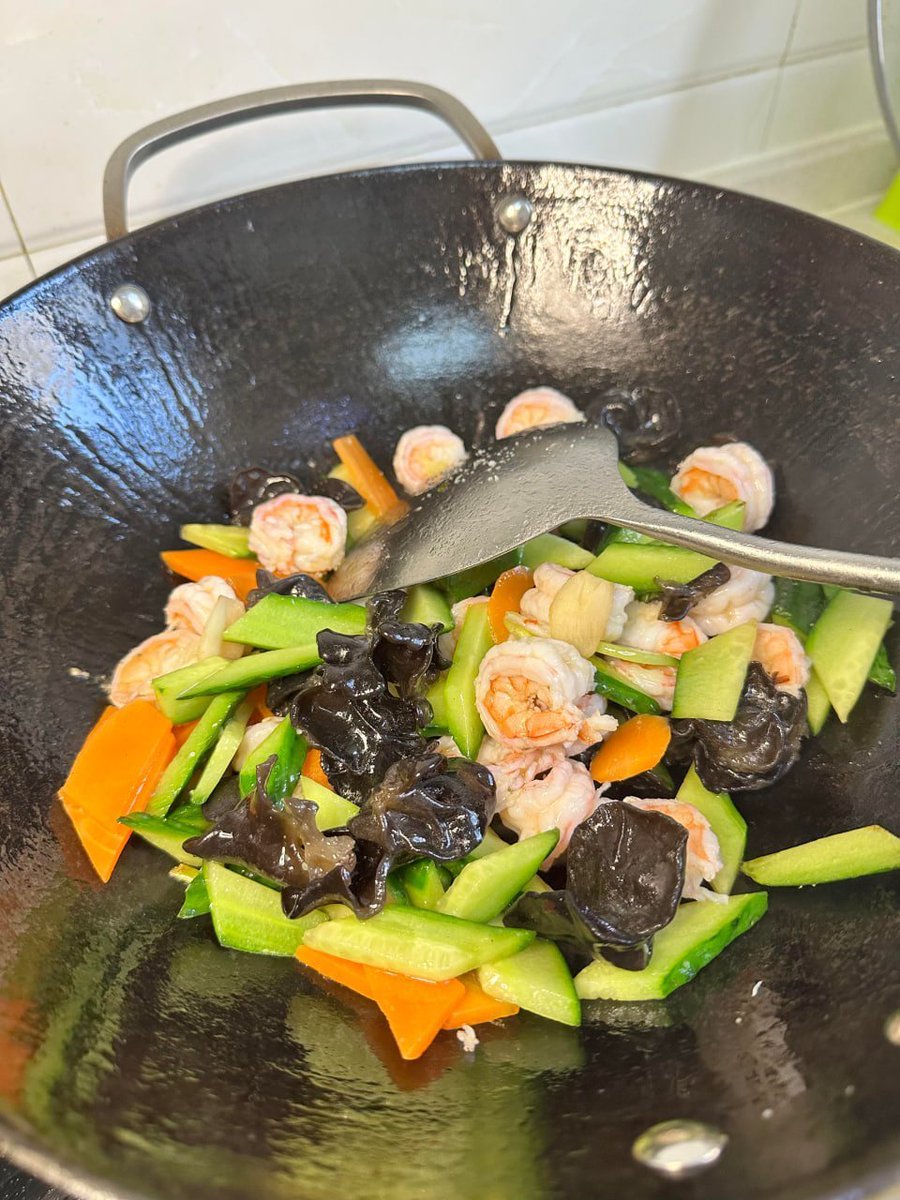 不早睡的kk tweet media