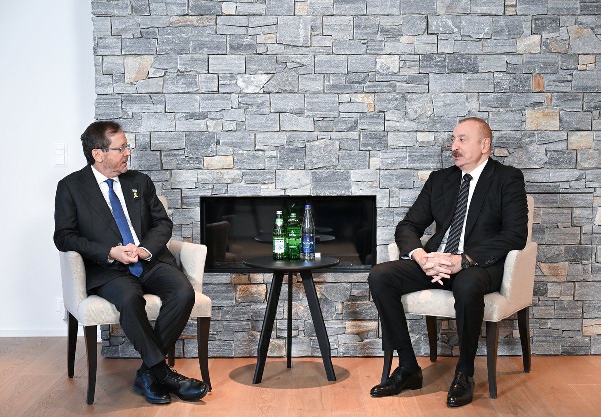 presidentaz's tweet image. President Ilham Aliyev met with President of the State of Israel Isaac Herzog in Davos.

president.az/en/articles/vi…