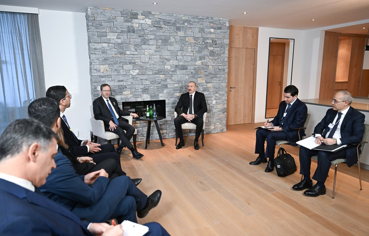 presidentaz's tweet image. President Ilham Aliyev met with President of the State of Israel Isaac Herzog in Davos.

president.az/en/articles/vi…