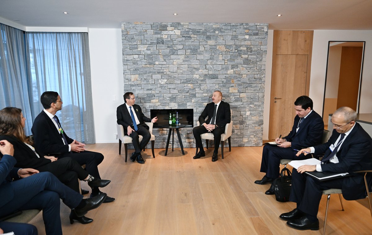 presidentaz's tweet image. President Ilham Aliyev met with President of the State of Israel Isaac Herzog in Davos.

president.az/en/articles/vi…